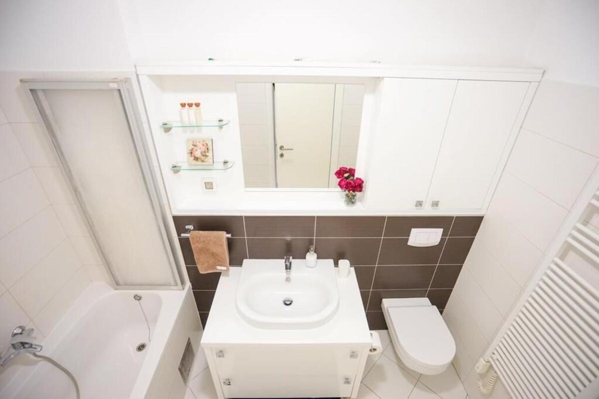 Apartment Zara White Esterno foto